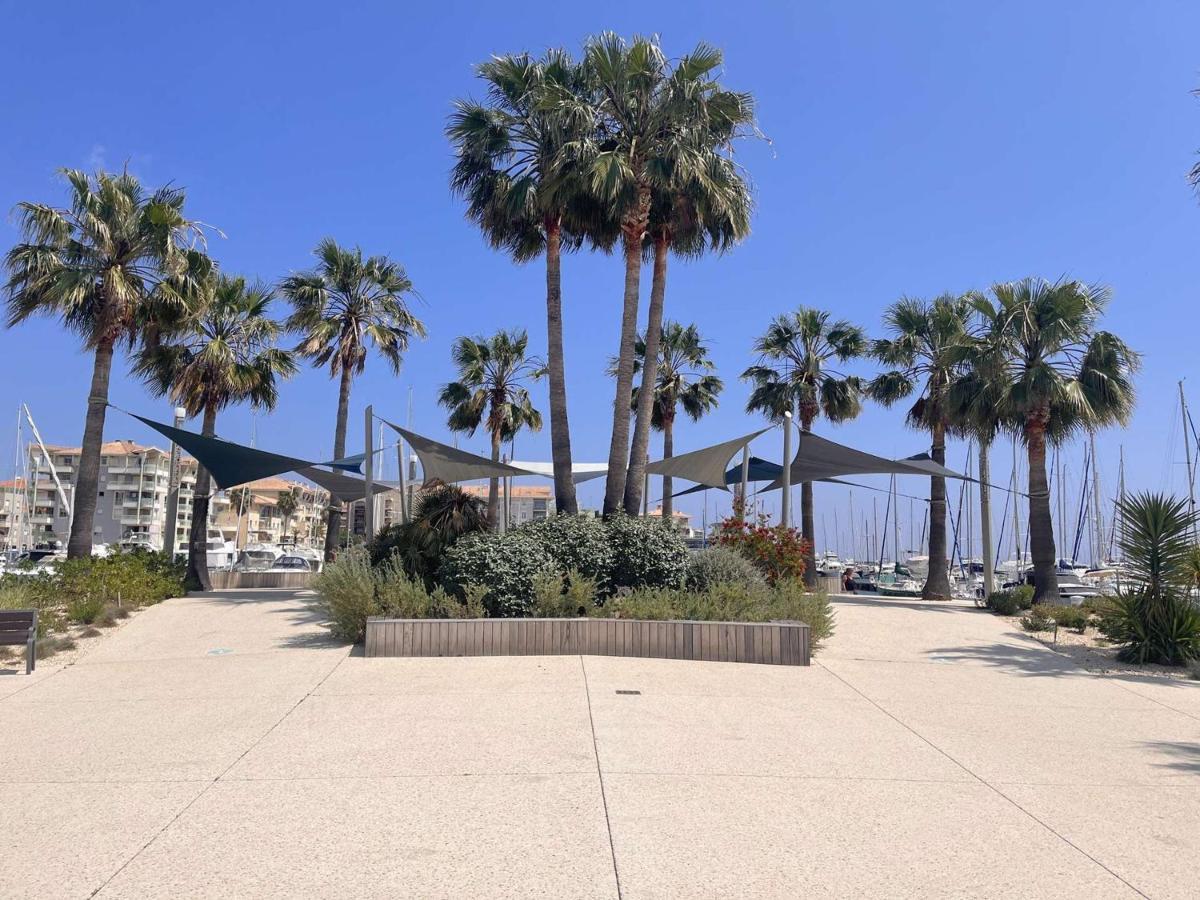 Appartement 2P, 4 Couchages, Terrasse Et Salon De Jardin A 200M De La Plage, Frejus - Fr-1-226A-22 エクステリア 写真