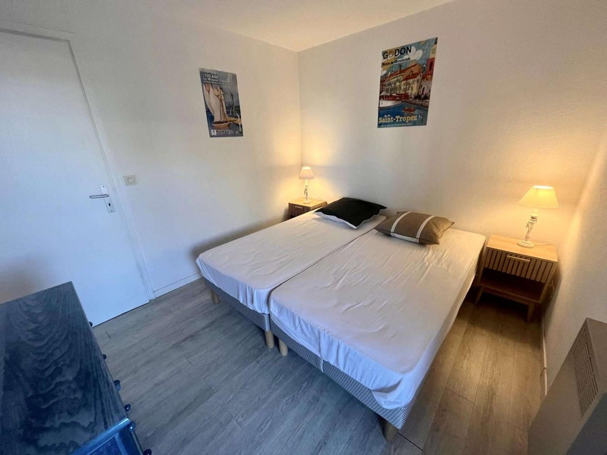 Appartement 2P, 4 Couchages, Terrasse Et Salon De Jardin A 200M De La Plage, Frejus - Fr-1-226A-22 エクステリア 写真