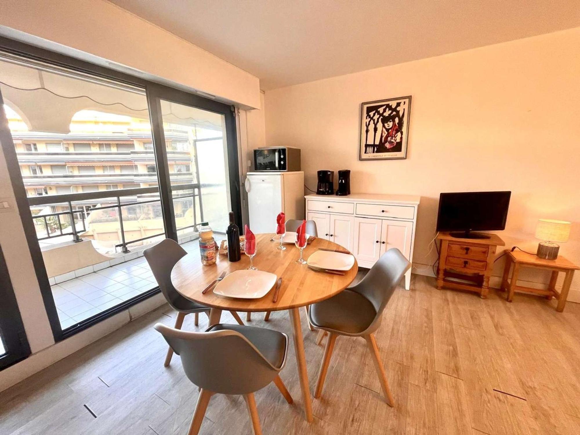 Appartement 2P, 4 Couchages, Terrasse Et Salon De Jardin A 200M De La Plage, Frejus - Fr-1-226A-22 エクステリア 写真